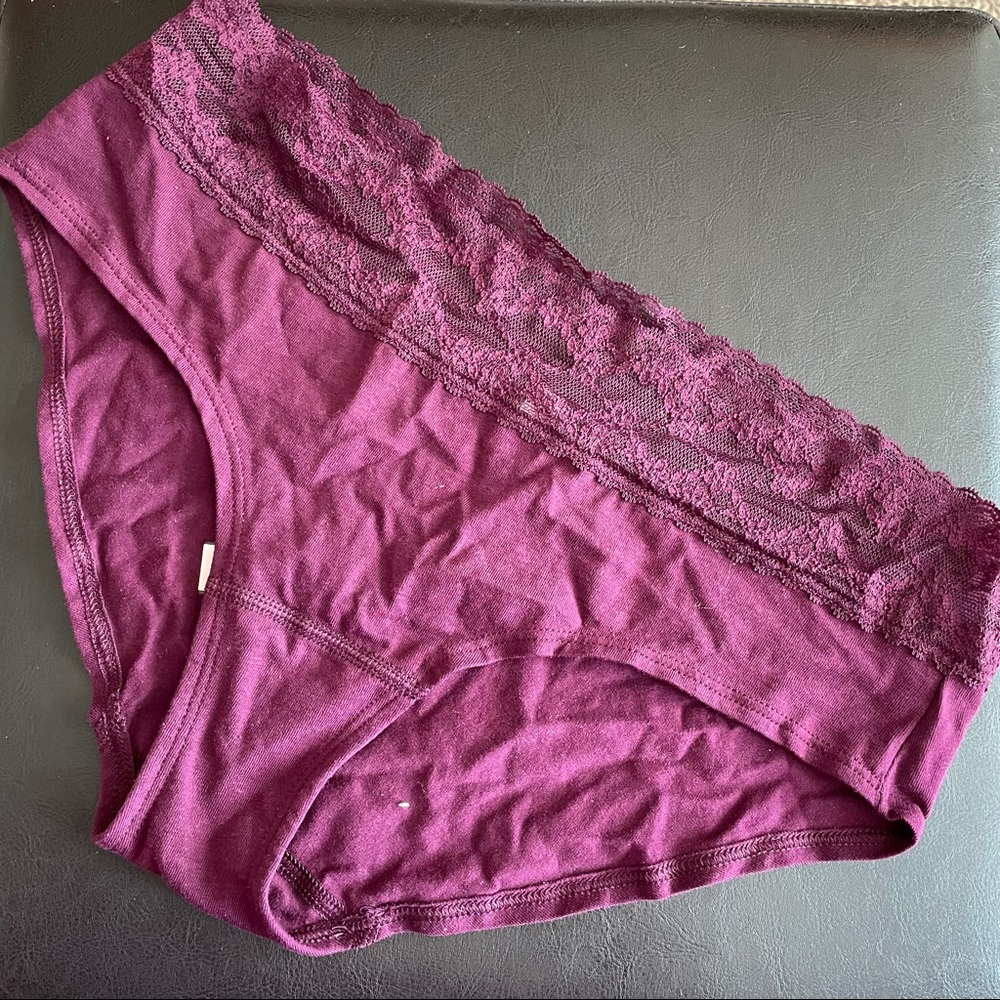 NWT Victoria’s Secret Body by Victoria Hip Hugger